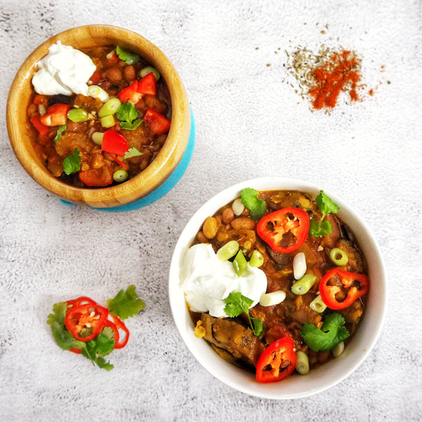 Aubergine and Red Pepper Chilli by The Mummy Diet